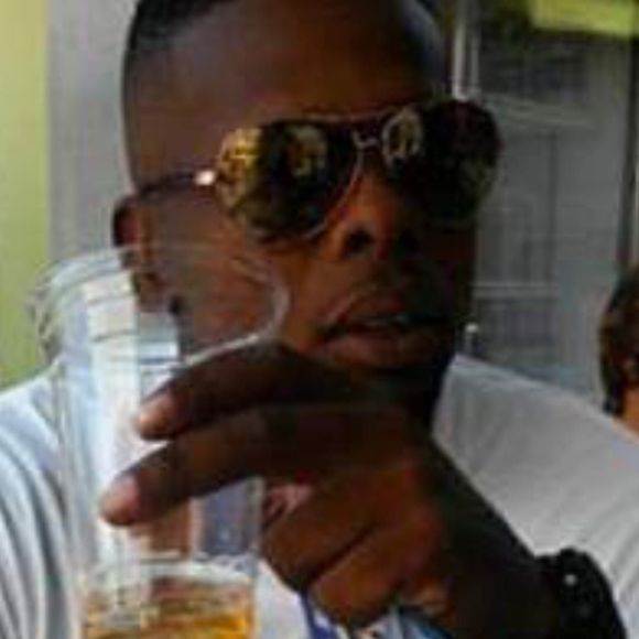 Meet your Posher, Brucee - Picture 1 of 1